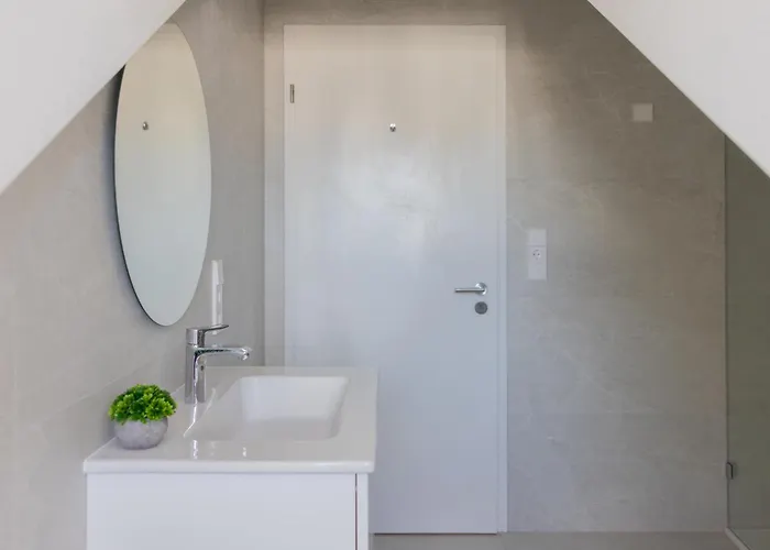 Grand Rue By Rentaroo Apartamento