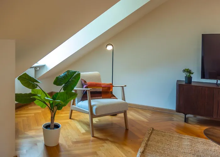 Grand Rue By Rentaroo *